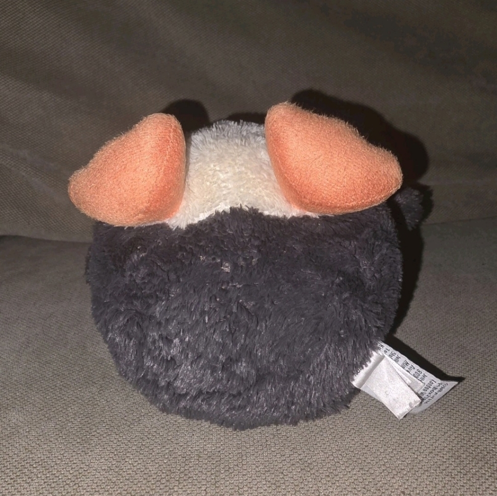 Peanut Medium Jellycat Penguin - Picture 5 of 5